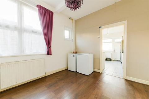 39 Clare Road, Hounslow, TW4 7AT