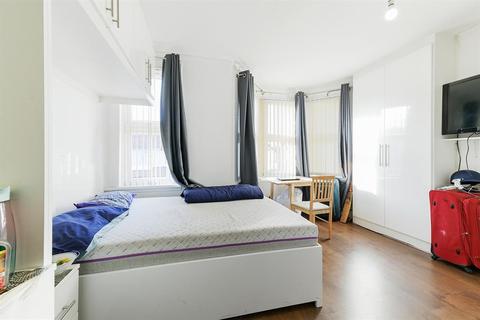 39 Clare Road, Hounslow, TW4 7AT