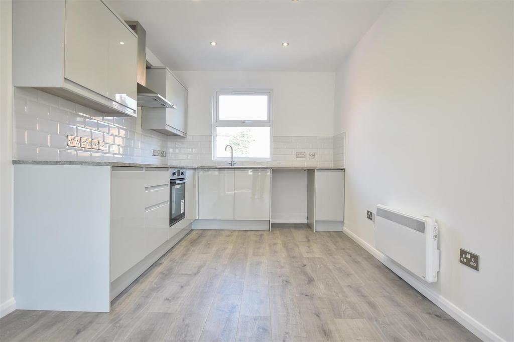 1a Knox Road, Wellingborough 2 bed house £165,000