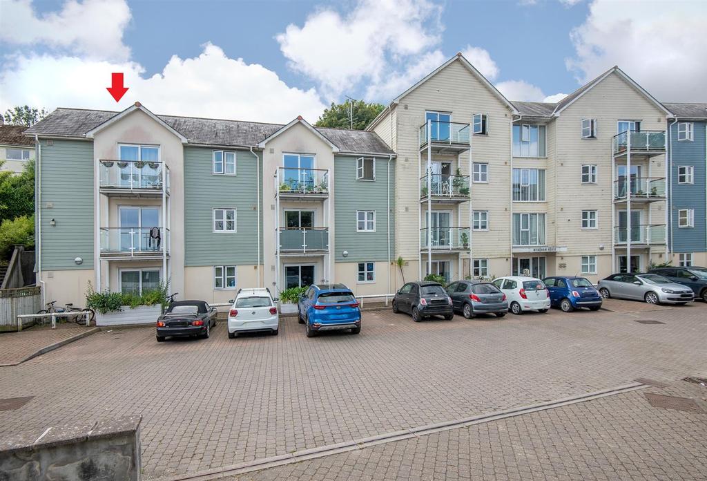 Penryn 1 bed apartment £195,000