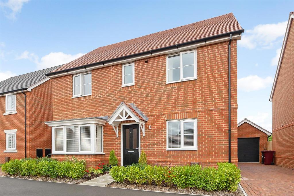 Locks Farm Lane, Chichester 4 bed detached house for sale £620,000