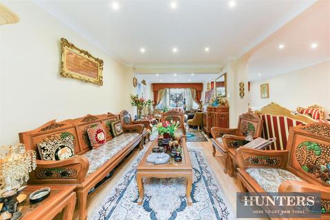 107 Ullswater Crescent, London, SW15 3RE