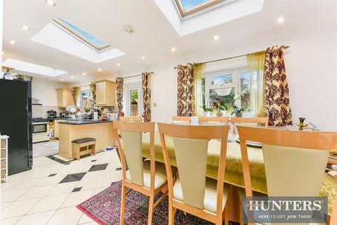 107 Ullswater Crescent, London, SW15 3RE