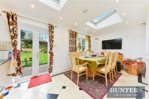 107 Ullswater Crescent, London, SW15 3RE