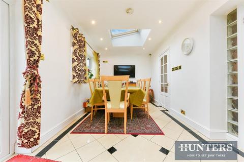 107 Ullswater Crescent, London, SW15 3RE