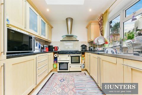 107 Ullswater Crescent, London, SW15 3RE