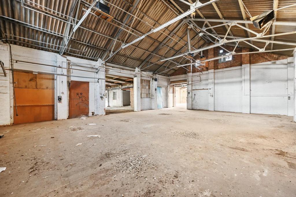 BCHUNTB - 184 Uxbridge Road - Warehouse C (4).JPG