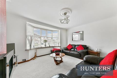 18 Glenwood Road, Epsom, KT17 2LZ