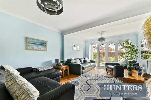 18 Glenwood Road, Epsom, KT17 2LZ