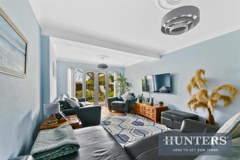 18 Glenwood Road, Epsom, KT17 2LZ