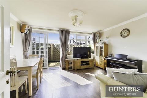 21a Stoneleigh Broadway, Epsom, KT17 2JA