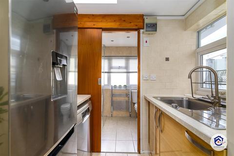 115 Raynham Avenue, London, N18 2BT