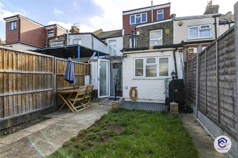 115 Raynham Avenue, London, N18 2BT