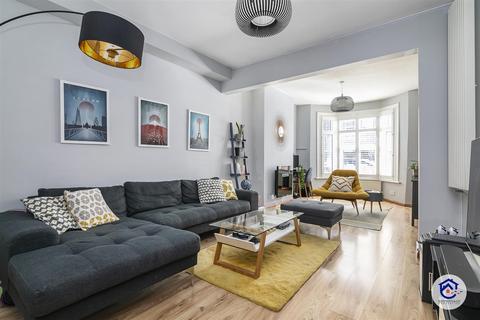 115 Raynham Avenue, London, N18 2BT