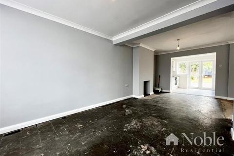 5 Brook Drive, Wickford, SS12 9EQ