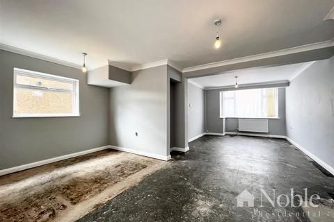 5 Brook Drive, Wickford, SS12 9EQ
