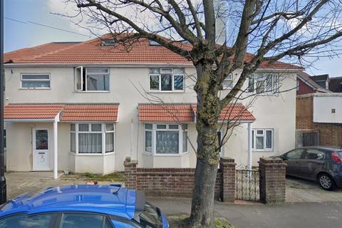 6 bedroom semi-detached house for sale, Walnut Tree Road, Hounslow, TW5