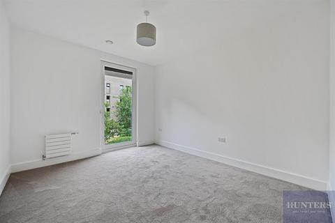 2 Boaters Avenue, Brentford, TW8 8FG