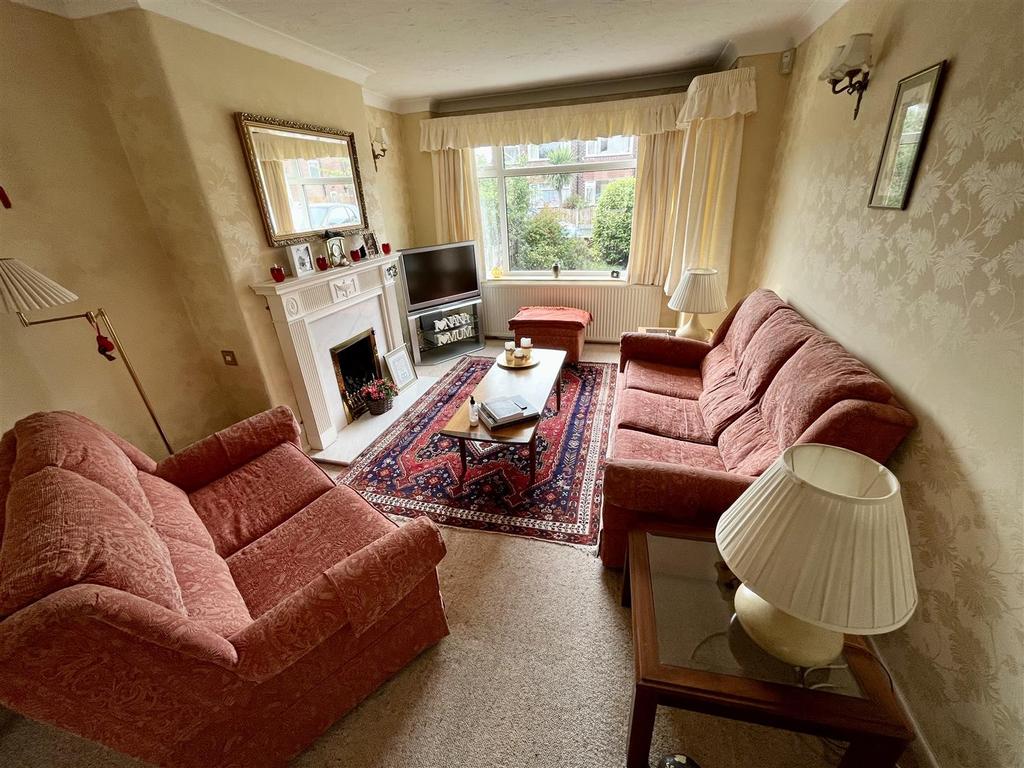 Arnesby Avenue, Sale 3 bed semidetached house £395,000