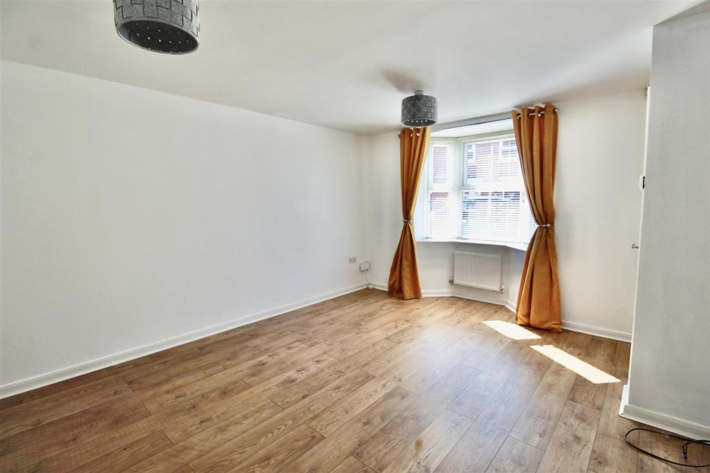 Greenwich Park, Kingswood, Hull 3 bed house £725 pcm (£167 pw)