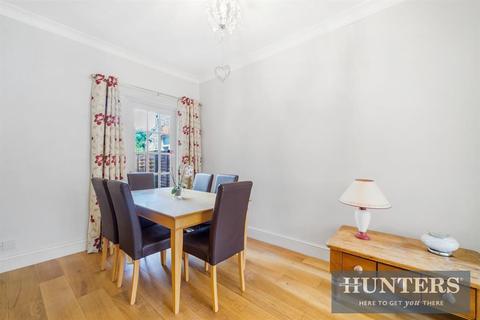 96 Whitestile Road, Brentford, TW8 9NL