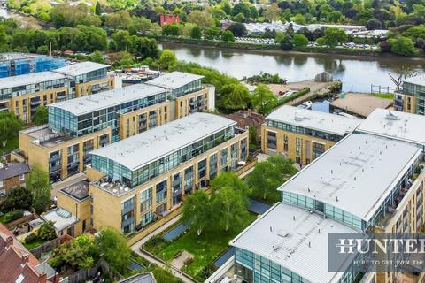 1 bedroom apartment for sale, Ferry Lane, Brentford, TW8