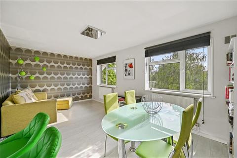 141 Brent Lea, Brentford, TW8 8HY