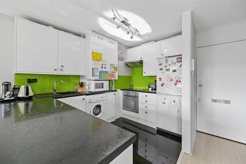 141 Brent Lea, Brentford, TW8 8HY