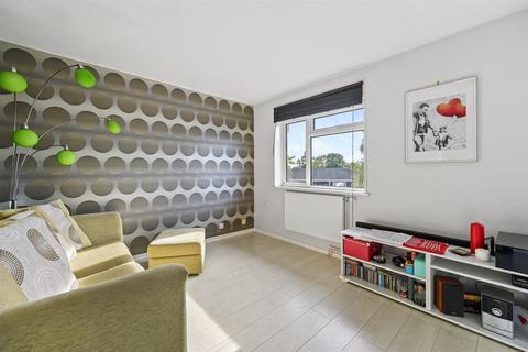 141 Brent Lea, Brentford, TW8 8HY