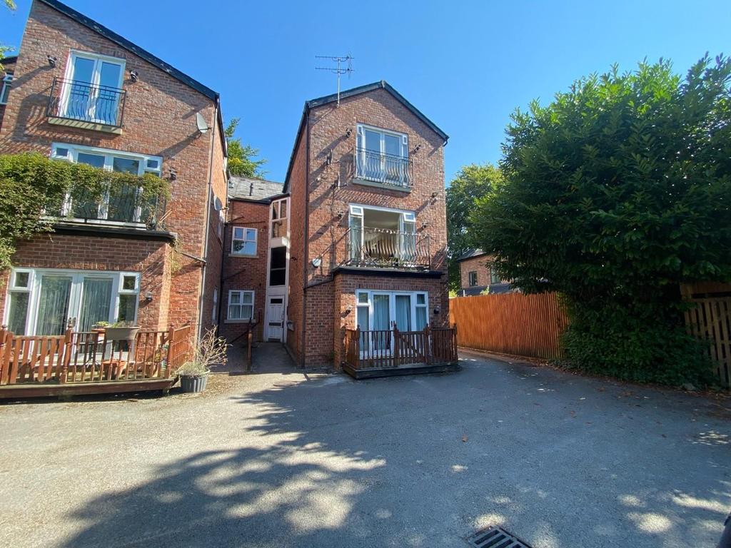 Queenston Road, West Didsbury 2 bed flat - £265,000