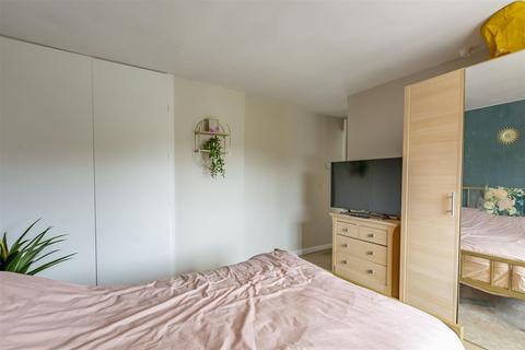 16 Baslow Close, Long Eaton, Nottingham, NG10 3ES