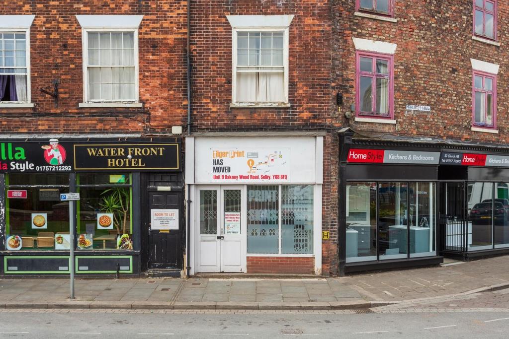 34 Ousegate, Selby Retail property (high street) £850 pcm (£196 pw)