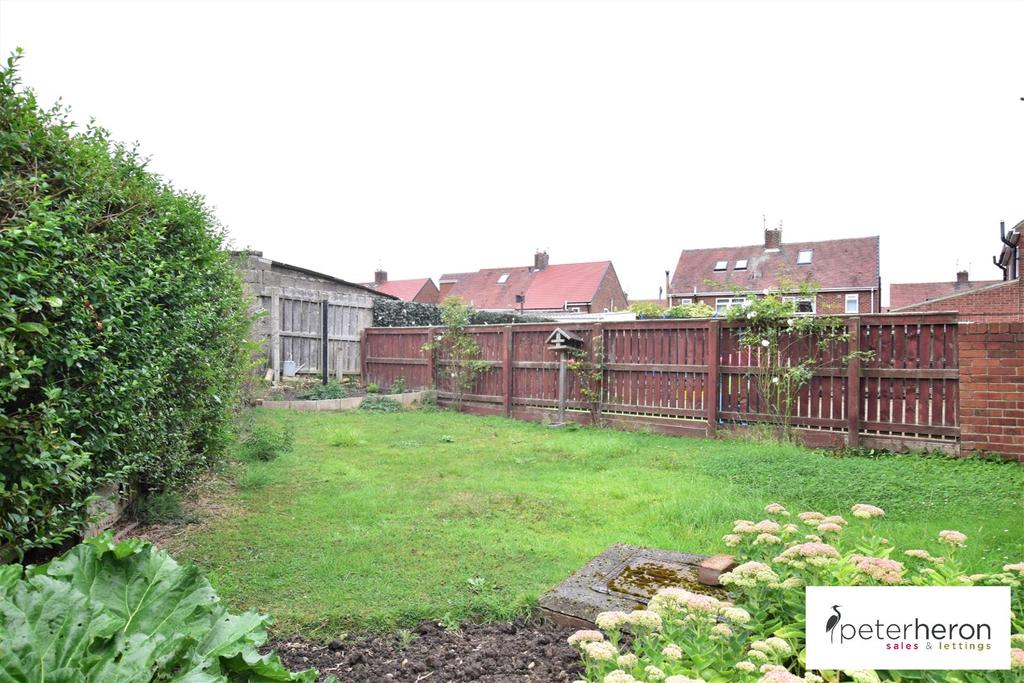 Windsor Drive, New Silksworth, Sunderland 3 bed semidetached house for