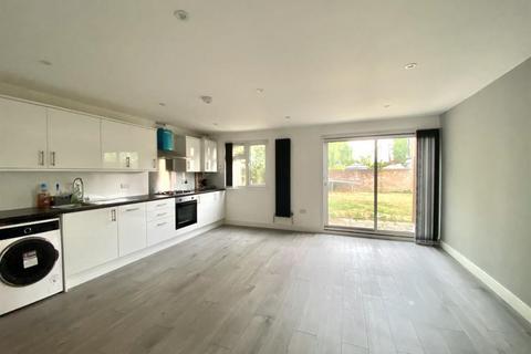 25 Burns Close, Hayes, UB4 0EJ
