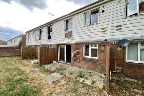 25 Burns Close, Hayes, UB4 0EJ