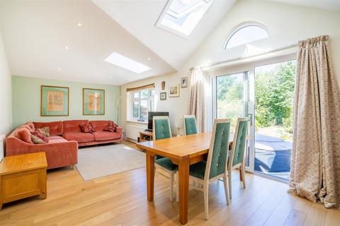 18 Hardwick Road, Hethe, Bicester, OX27 8EY