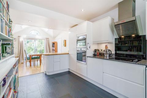 18 Hardwick Road, Hethe, Bicester, OX27 8EY