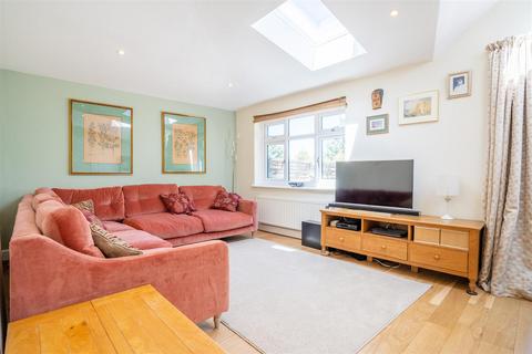 18 Hardwick Road, Hethe, Bicester, OX27 8EY
