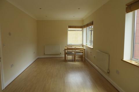 1 bedroom flat to rent, Roman Road, Bow, E3
