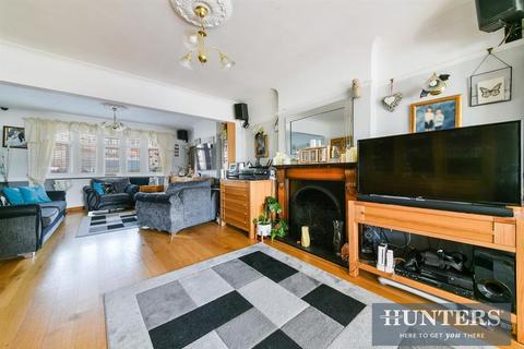 83 Churston Drive, Morden, SM4 4JE