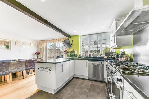 83 Churston Drive, Morden, SM4 4JE