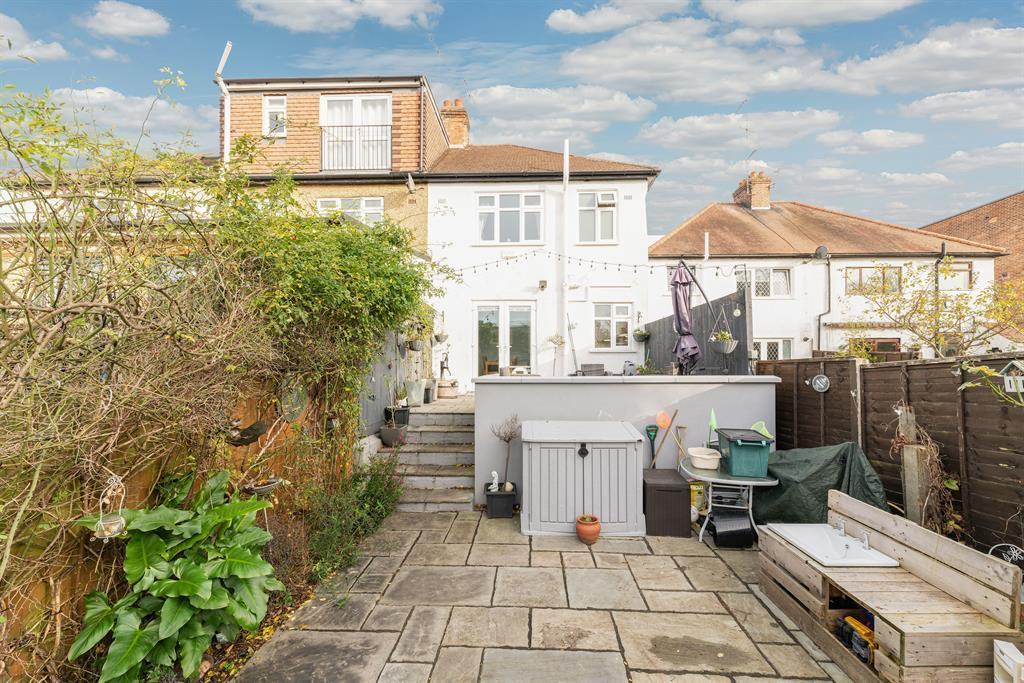 Stayton Road, Sutton, SM1 3 bed end of terrace house £440,000