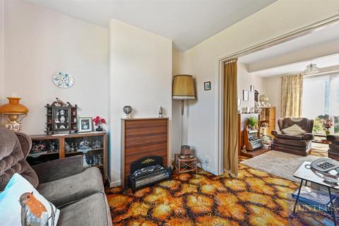 18 Evesham Green, Morden, SM4 6PW