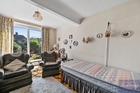 18 Evesham Green, Morden, SM4 6PW