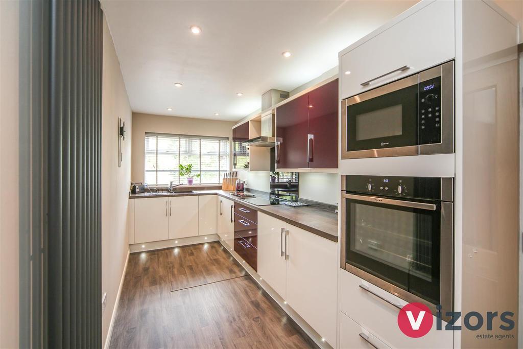 Mill Road, Redditch 3 bed semidetached house £290,000