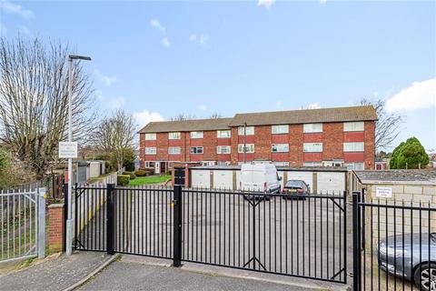 1 Dallega Close, Hayes, UB3 1ED