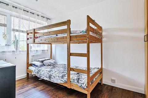 1 Dallega Close, Hayes, UB3 1ED