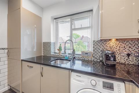17 Blenheim Close, Greenford, UB6 8ET