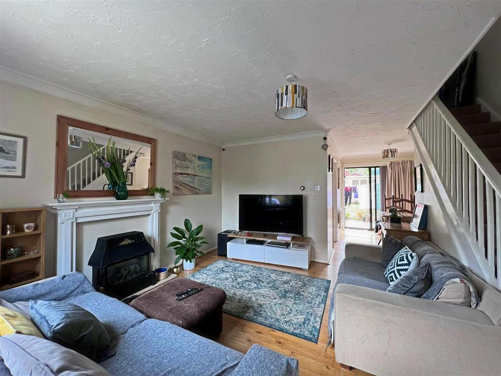 Boakes Drive, Stonehouse 3 bed semidetached house £310,000