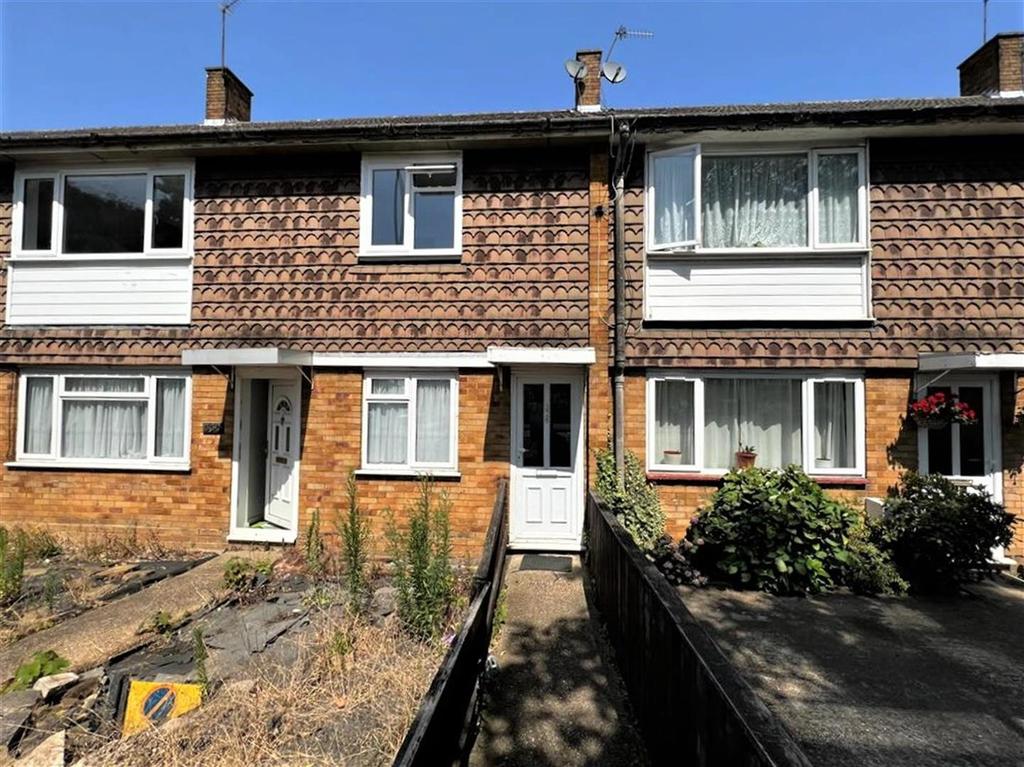 Kingshill Avenue, Hayes, Middlesex, UB4 8BX 2 bed £299,950